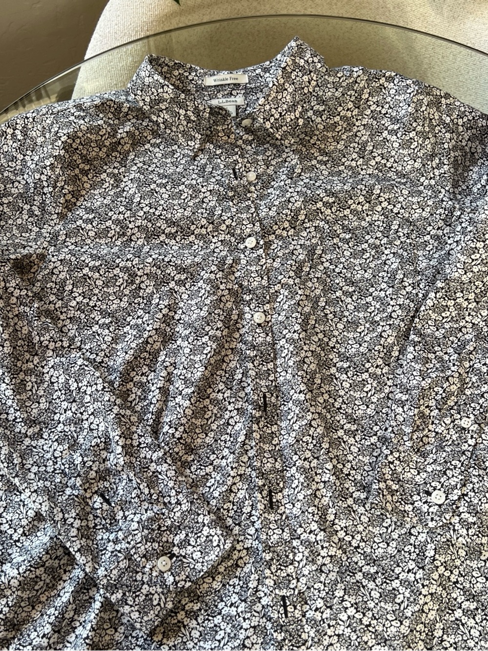 L.L.Bean Wrinkle Free Floral Button Front Shirt Womens Large Black White